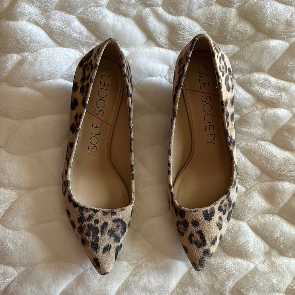 New w/o box Sole Society 2 1/2” leopard print wedges.